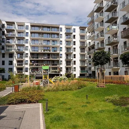 Easy & Comfortable, With Balcony, Very Close To The Center Apartamento