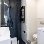 Апартаменты Easy & Comfortable, With Balcony, Very Close To The Center